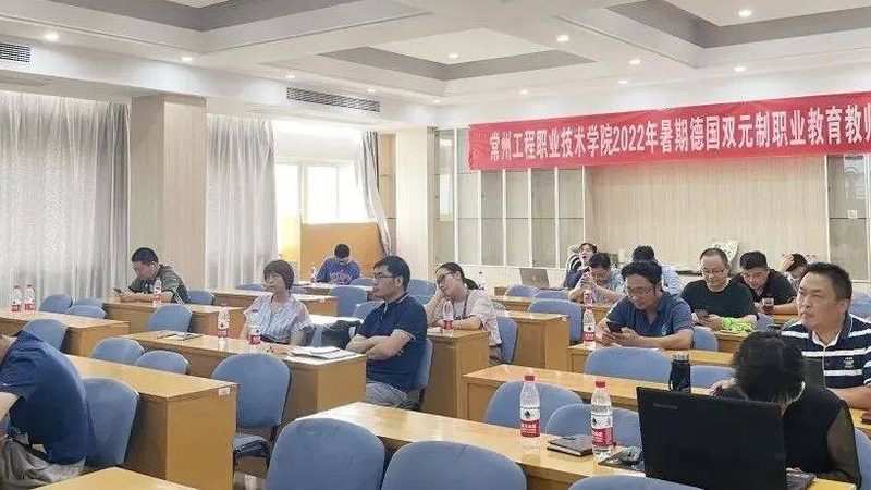 根据我国相关规定，自考本科申请学位证的时间限制如下：